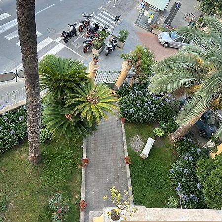B&B Agapantus In Una Villa Dell'800 Dolceacqua Εξωτερικό φωτογραφία